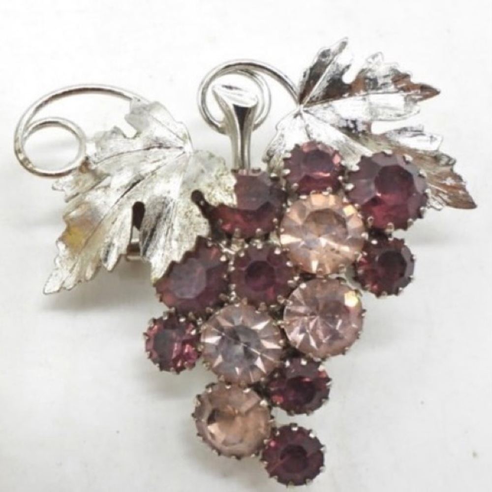Juliana style Grapes Brooch‎ (unmarked) with AB rhinestone.